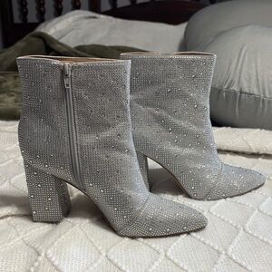 Elegant Gray Ankle Boots